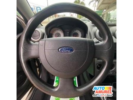 Ford - Fiesta Sedan  1.6 8V Flex 4p
