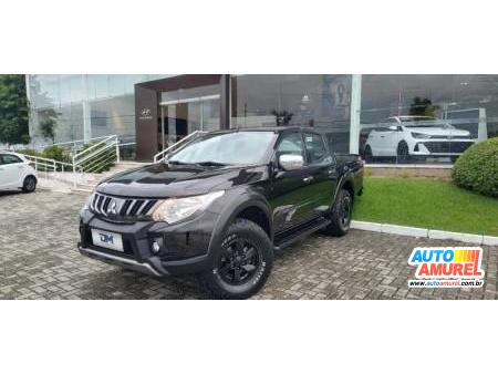 Mitsubishi - L200 Triton Outdoor HPE 2.4 CD 4x4