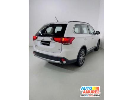 Mitsubishi - Outlander 2.2 165cv Diesel