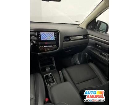 Mitsubishi - Outlander 2.2 165cv Diesel