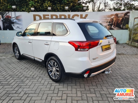 Mitsubishi - Outlander 2.2 165cv Diesel