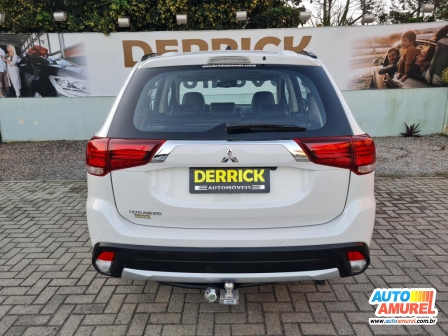 Mitsubishi - Outlander 2.2 165cv Diesel