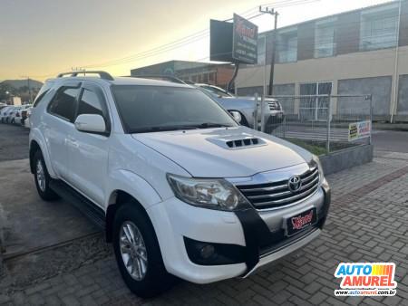 Toyota - Hilux SW4 4x4 3.0 8V TB Diesel