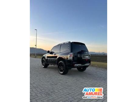 Mitsubishi - Pajero HPE Full 3.8 V6 250cv 5p Aut.