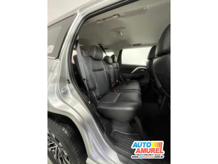 Mitsubishi - Pajero Sport HPE-S 2.4 4x4 Diesel