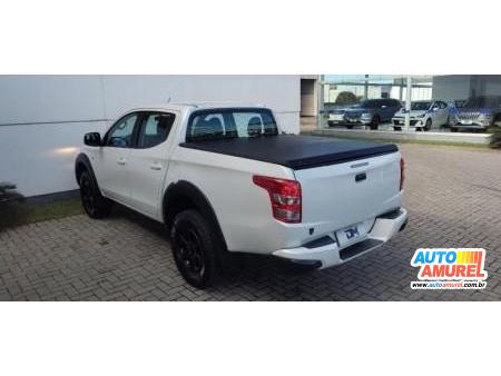 Mitsubishi - L200 Triton Sport GLS 2.4 CD Diesel