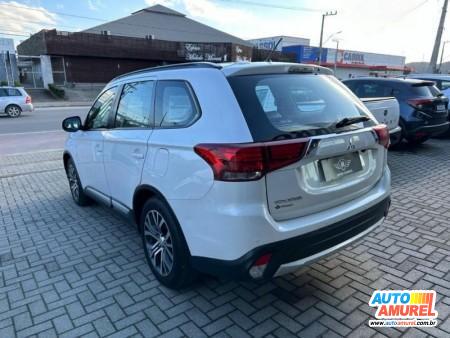 Mitsubishi - Outlander 2.0 16V 160cv 