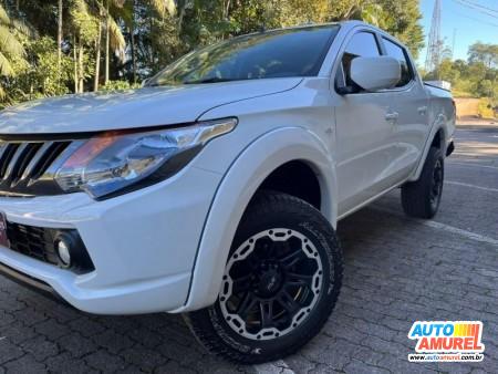 Mitsubishi - L200 Triton Sport GLS 2.4 CD Diesel