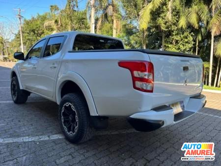 Mitsubishi - L200 Triton Sport GLS 2.4 CD Diesel