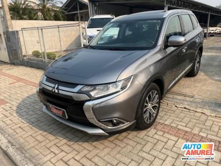 Mitsubishi - Outlander 2.2 165cv Diesel