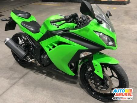 Kawasaki - Ninja 300