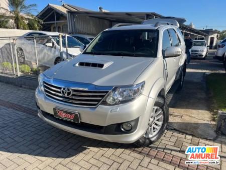 Toyota - Hilux SW4 4x4 3.0 8V TB Diesel