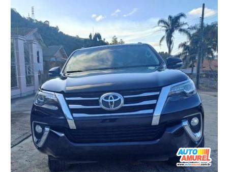 Toyota - Hilux SW4 SRX 4x4 2.8 TDI 16V