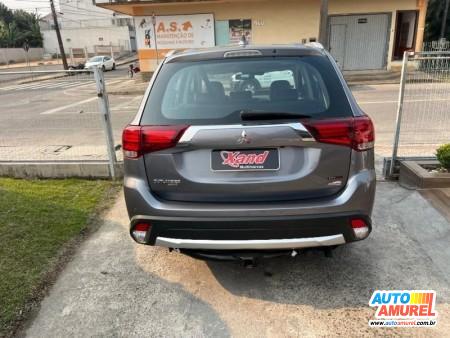 Mitsubishi - Outlander 2.2 165cv Diesel