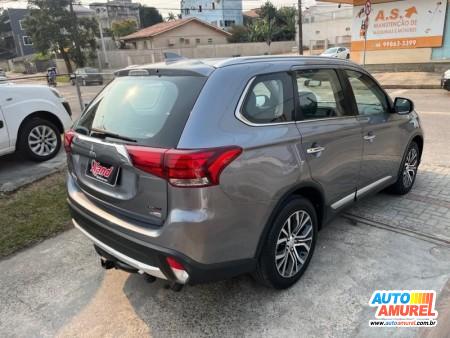 Mitsubishi - Outlander 2.2 165cv Diesel