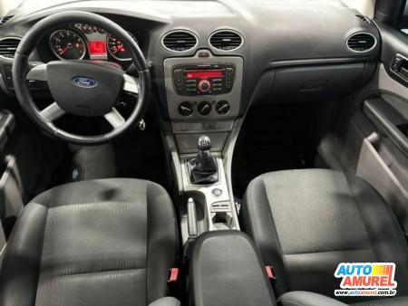 Ford - Focus Hatch SE 1.6 16V