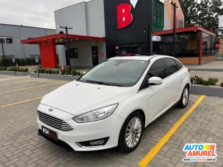 Ford - Focus Sedan Titanium 2.0 16V PowerShift